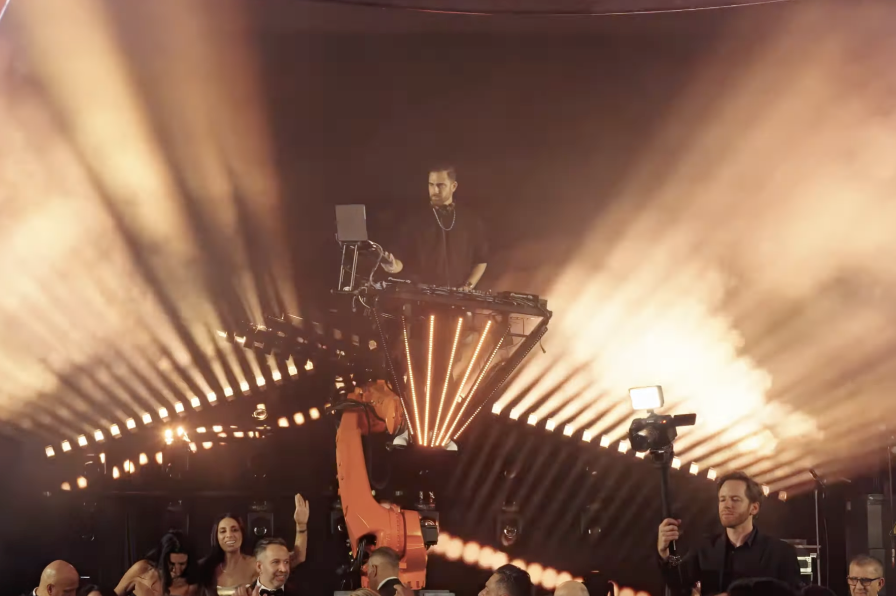 roboarm-dj-booth #1