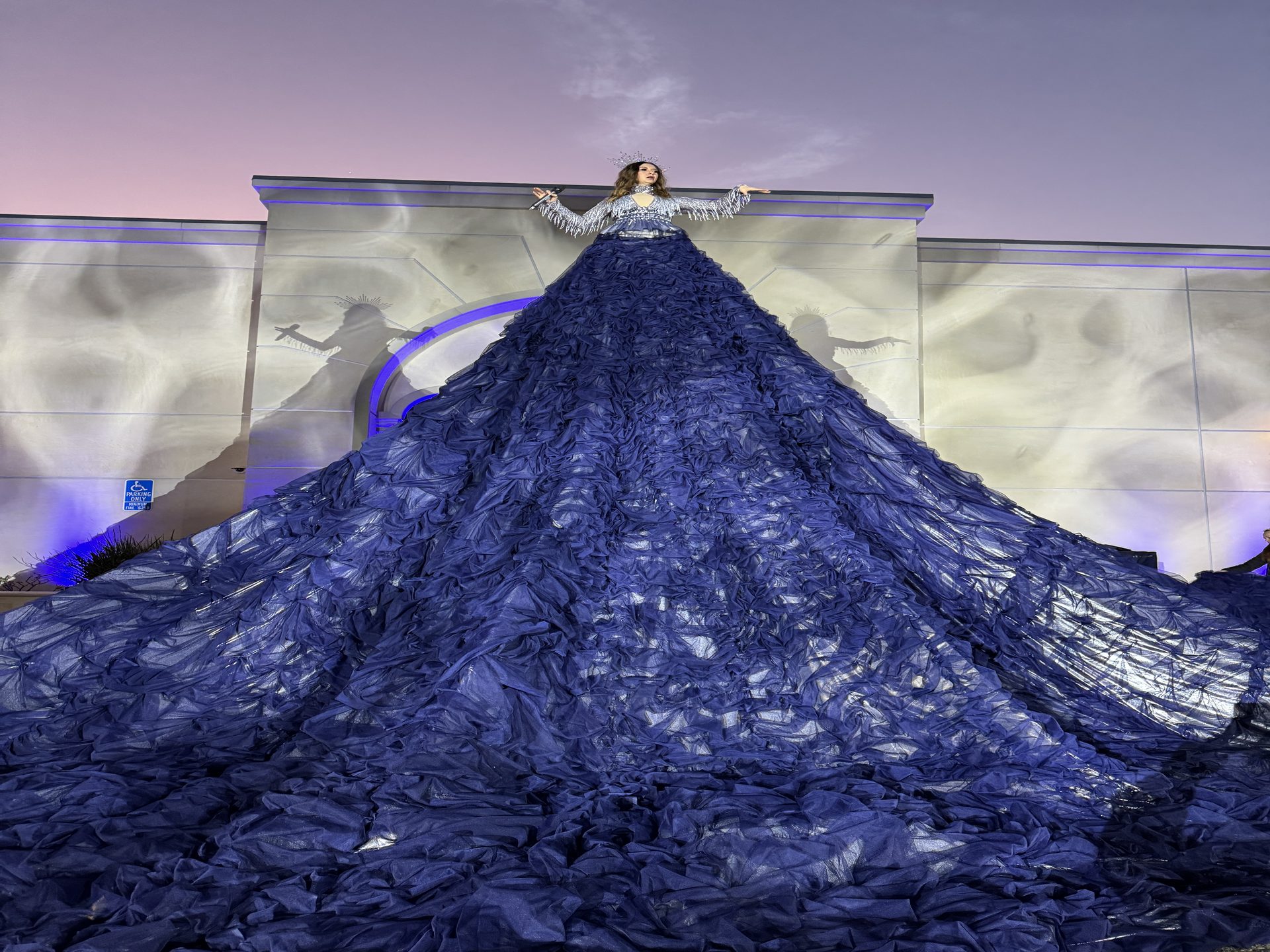 Floating Queen