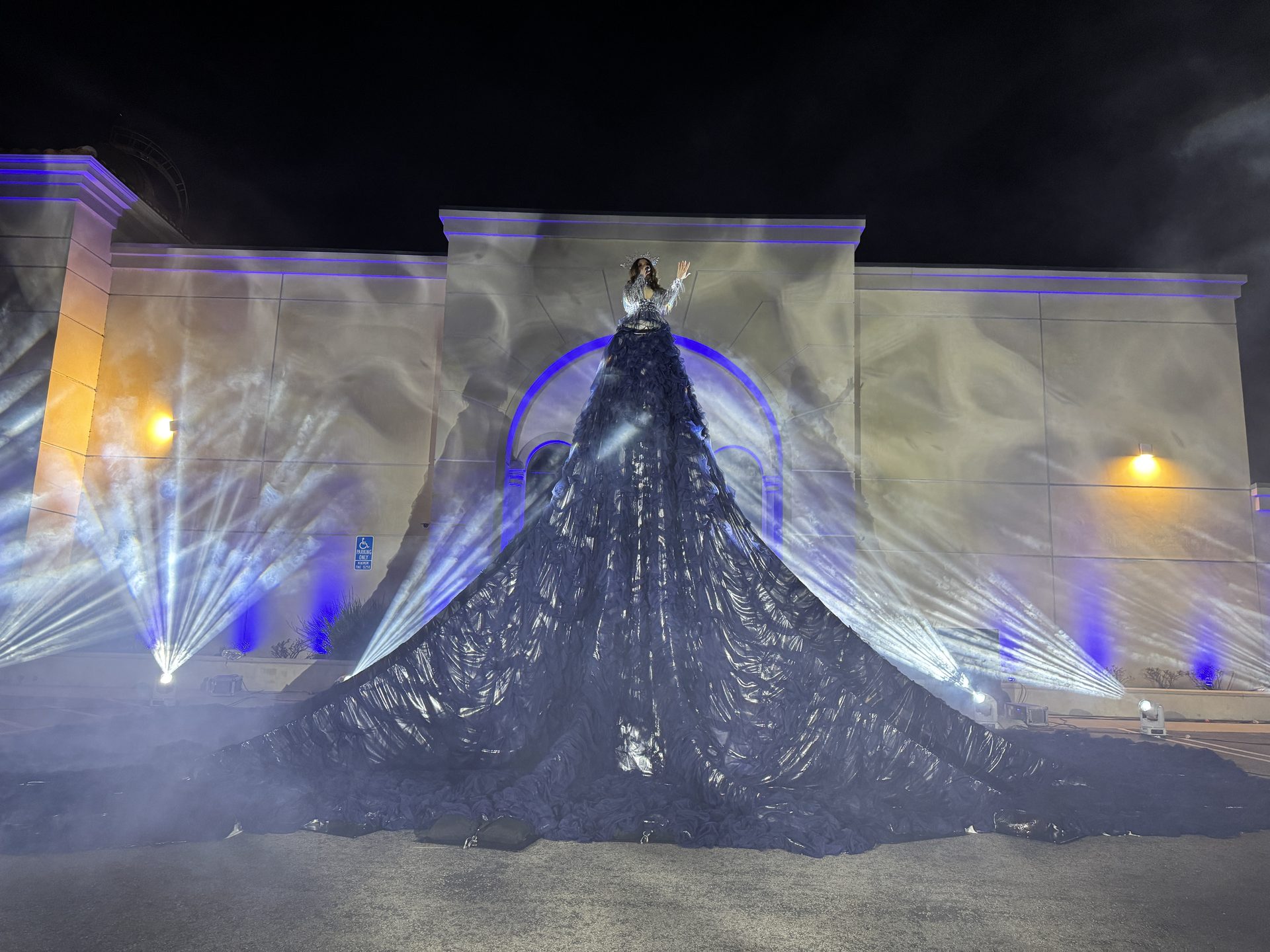 Floating Queen