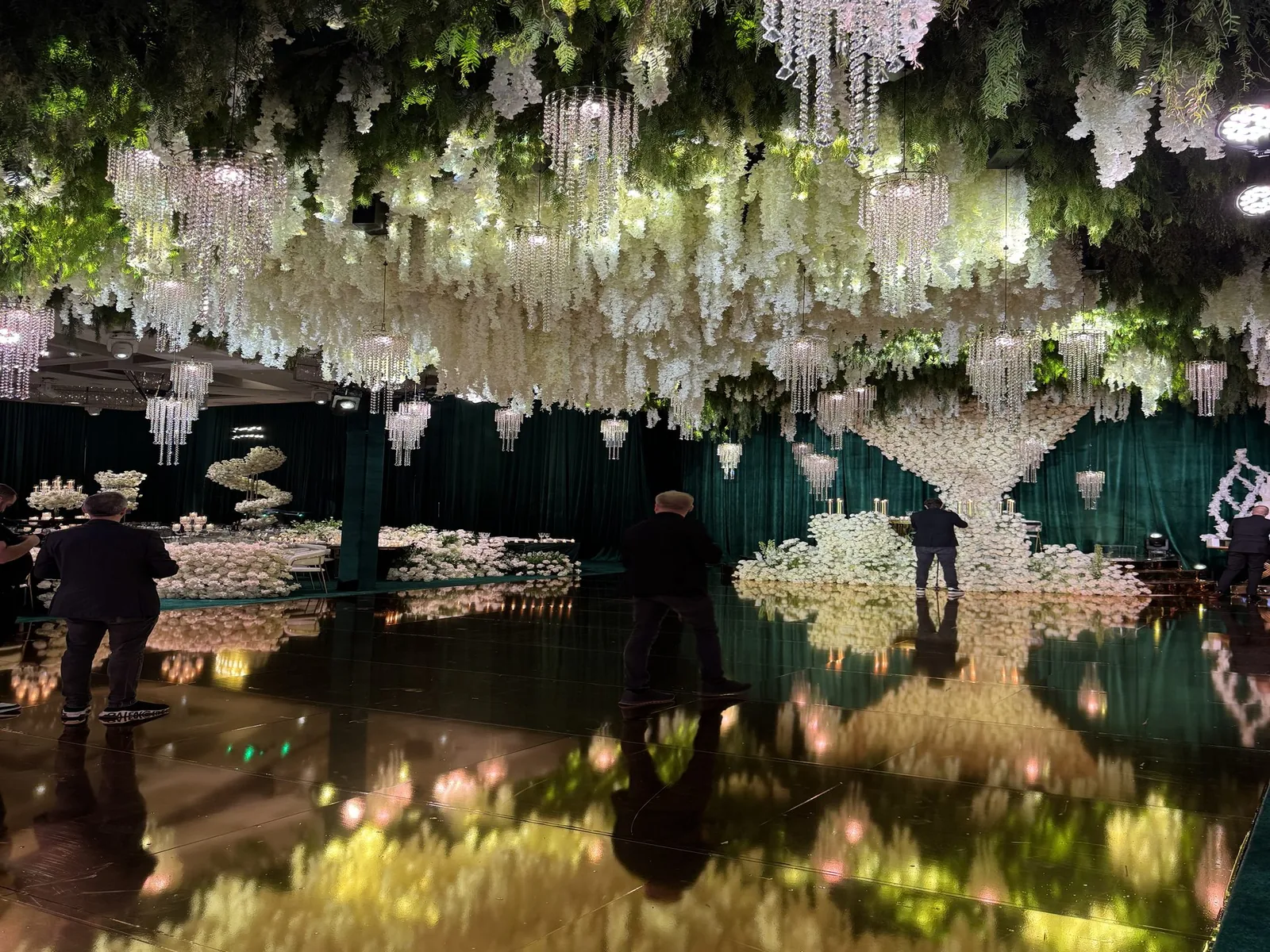 Kinetic chandeliers