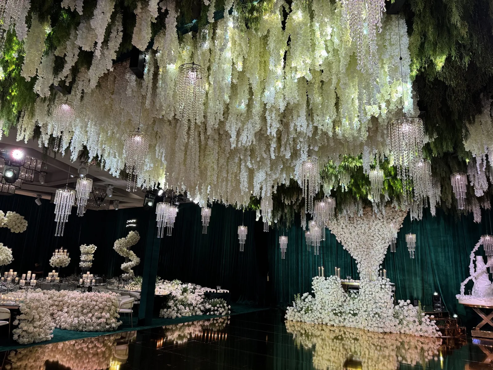 Kinetic chandeliers