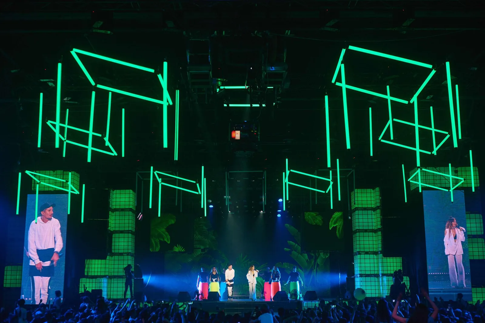 Kinetic light cubes