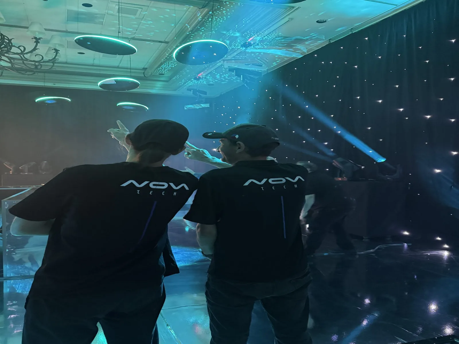 Kinetic mirror experience at a major Las Vegas resort