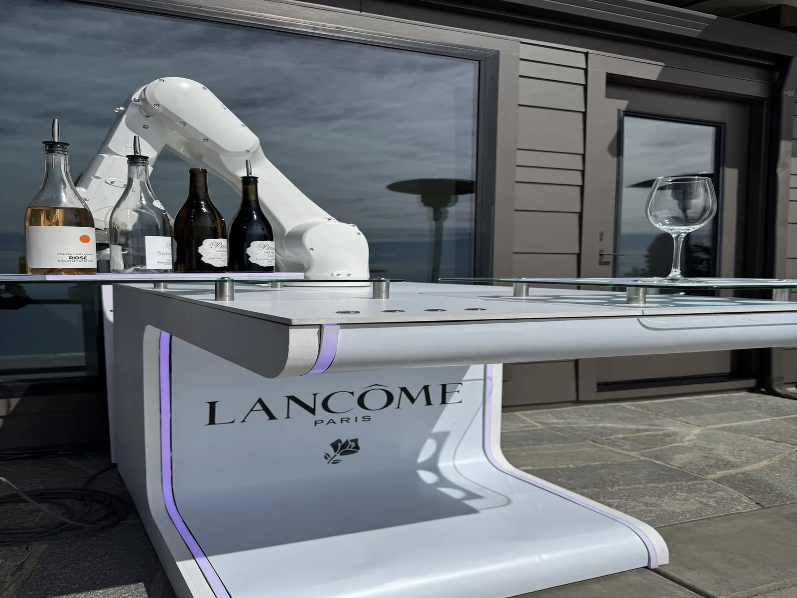 RoboBar experience — Lancôme Big Sur
