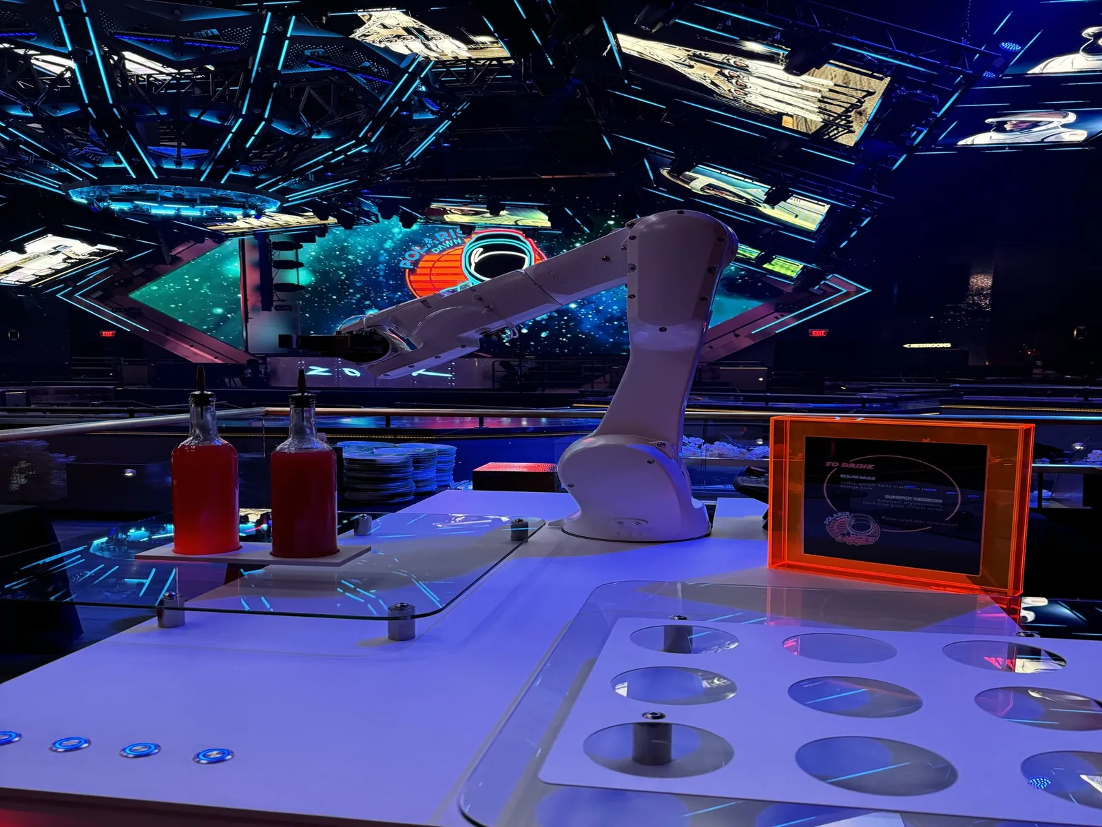Robot bartender Las Vegas
