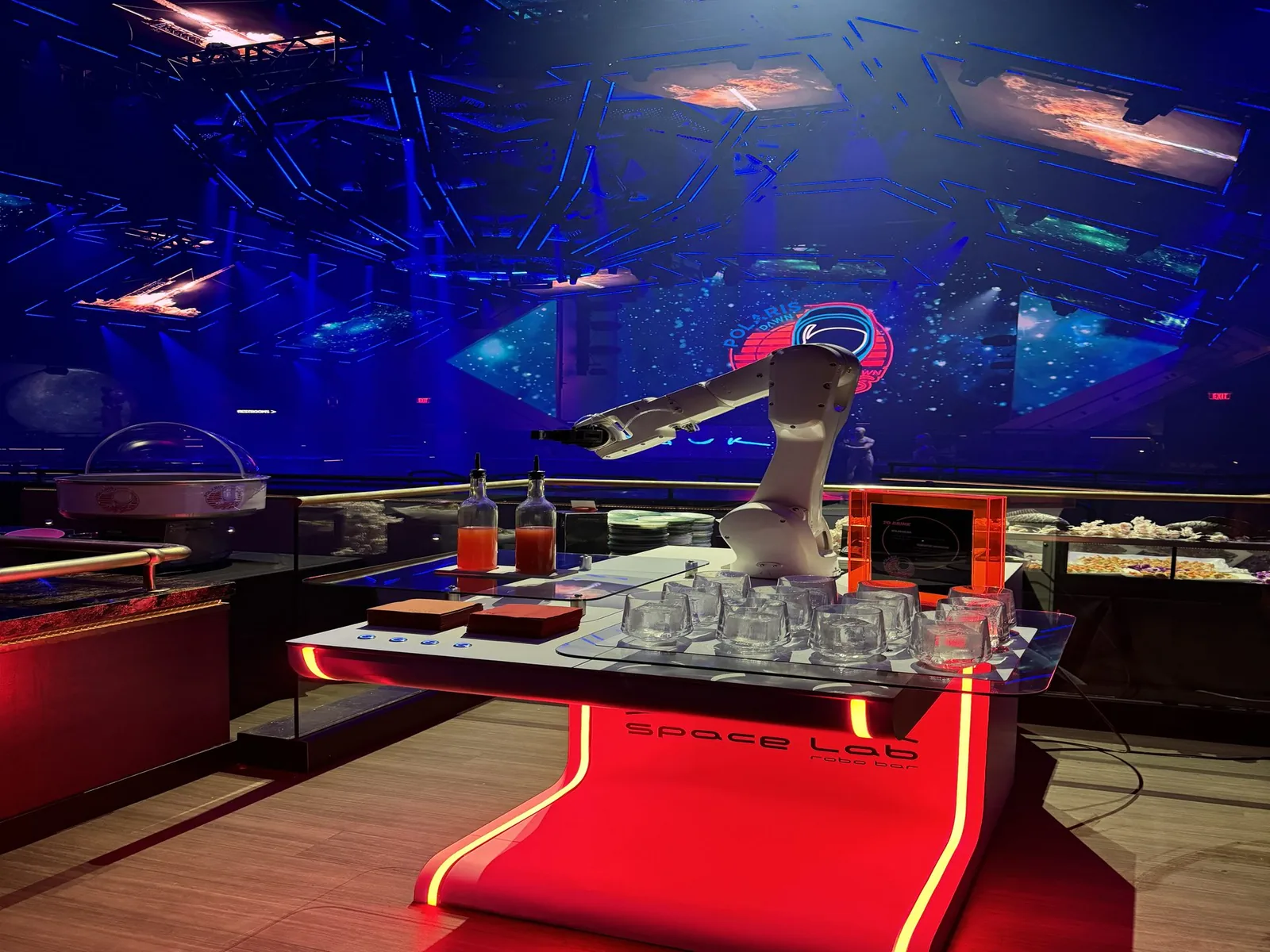 Robot bartender Las Vegas