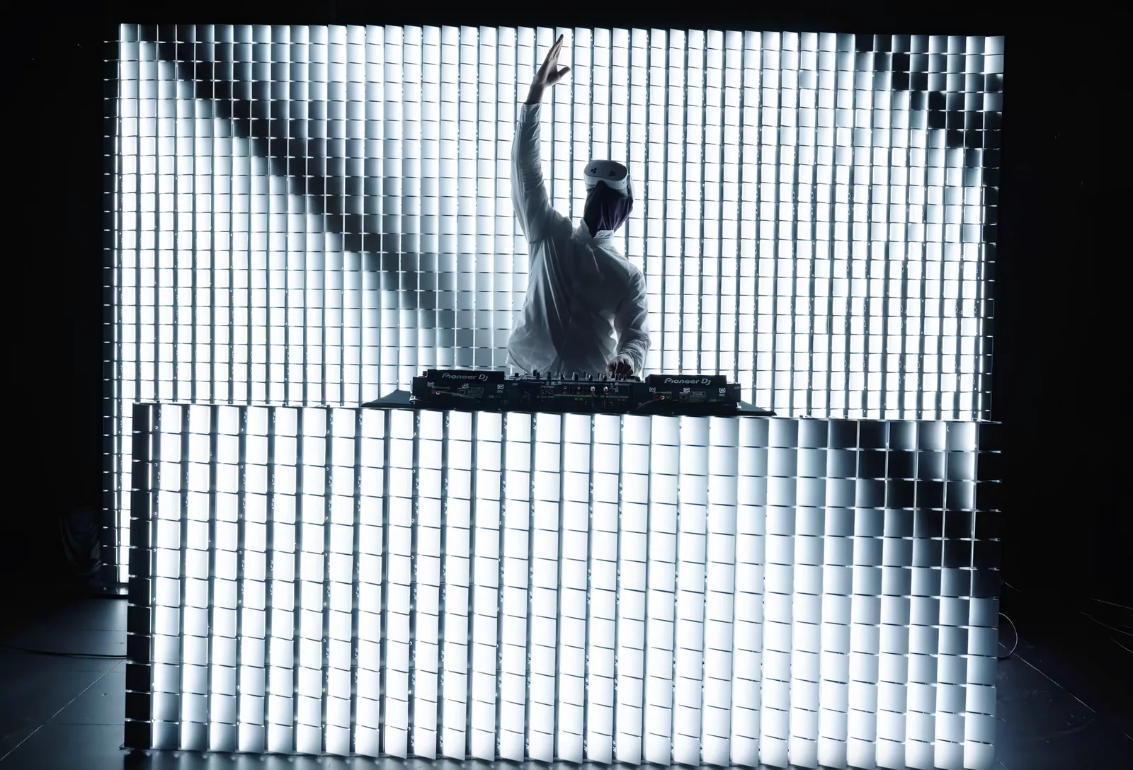 VR DJ experience