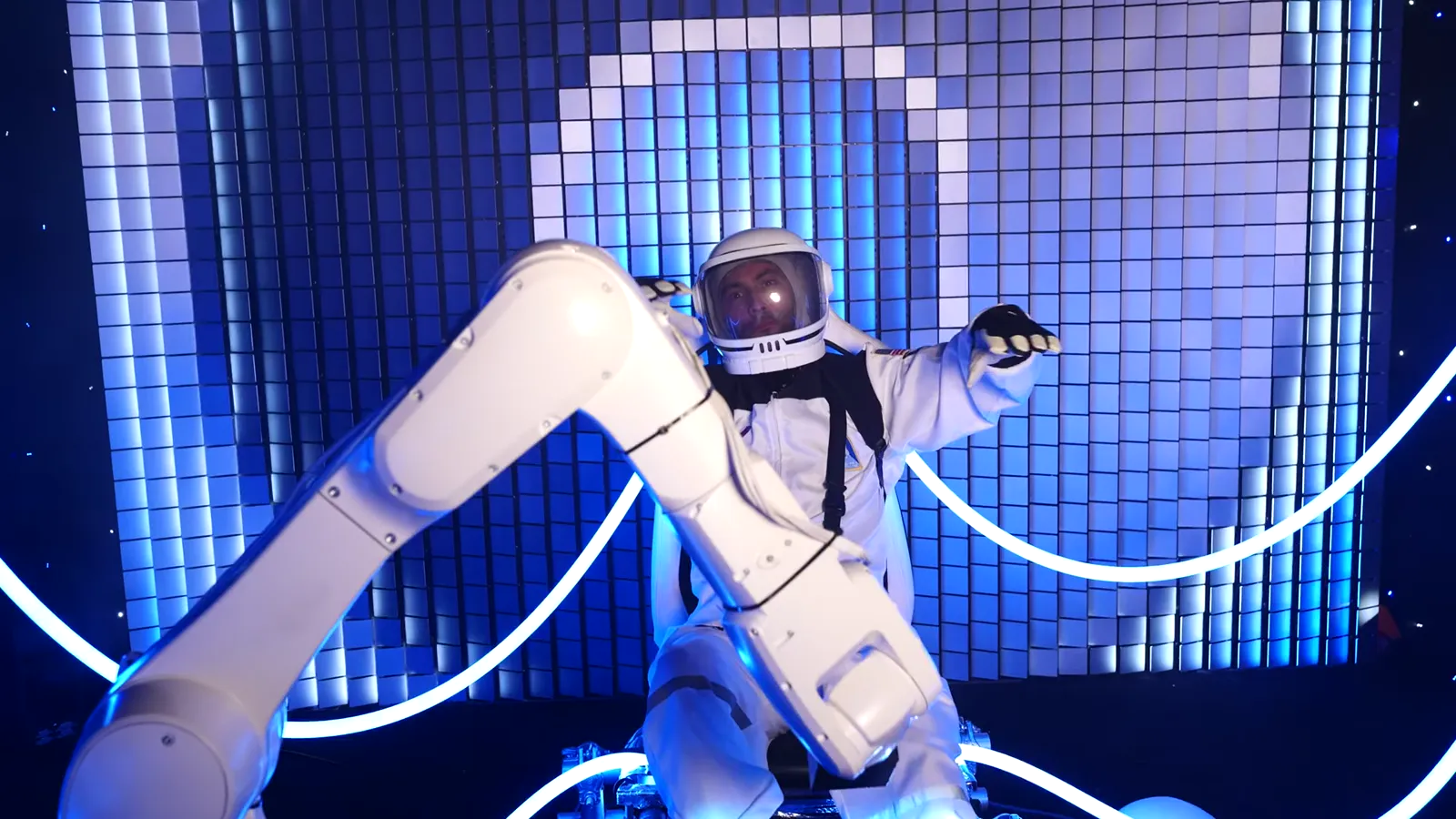 NovaTech on a job — robotics, kinetic lighting and LED