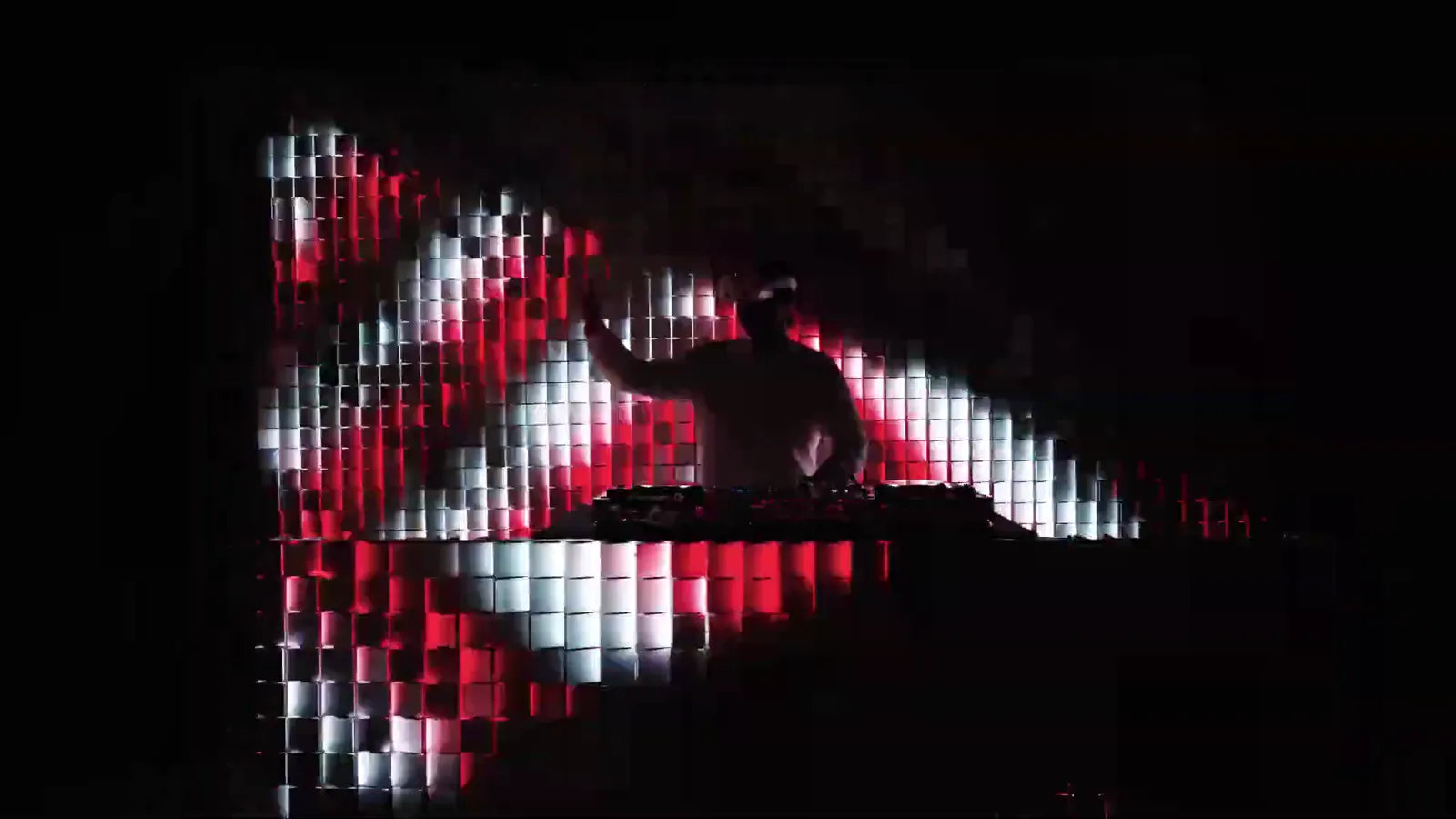 NovaTech on a job — robotics, kinetic lighting and LED